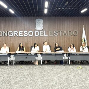Daniela Mier llevó a cabo una mesa de trabajo
